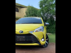 Toyota Vitz Hybrid U 1.5 2017 for Sale in Sialkot