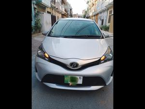 Toyota Vitz F 1.0 2015 for Sale in Sialkot