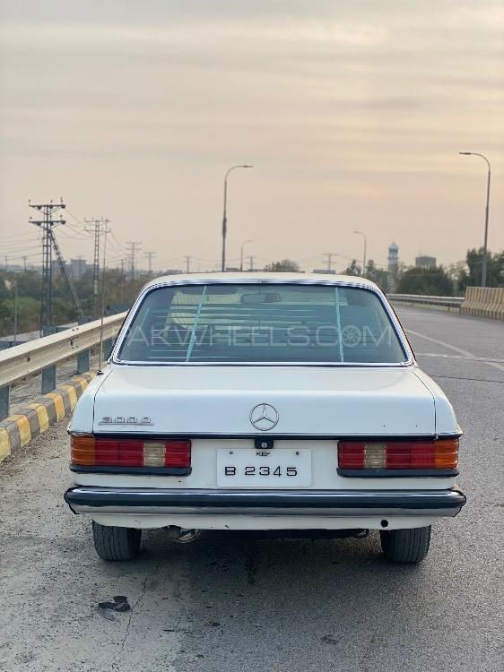 Mercedes Benz 240 Gd - 1984 Mafia Image-1