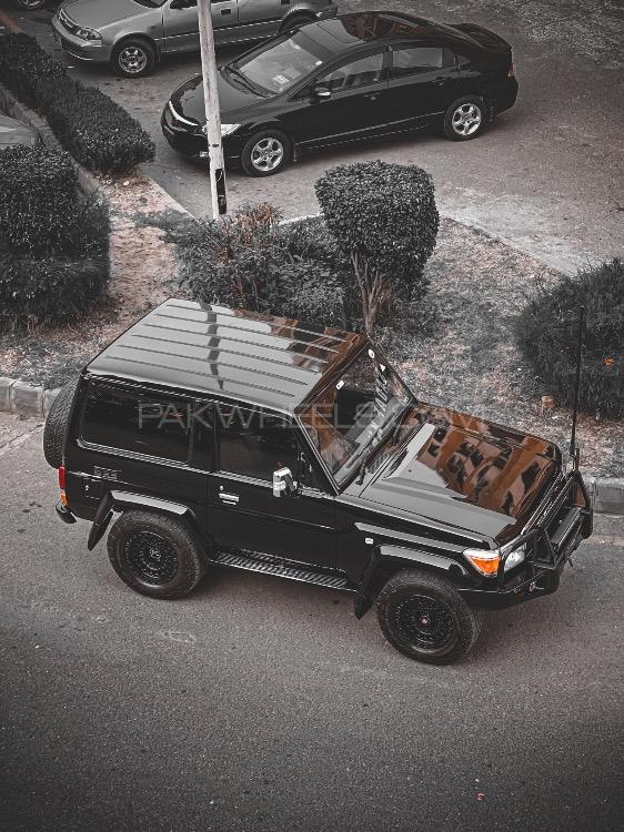 Toyota Land Cruiser - 1987 Al-Aswad Image-1