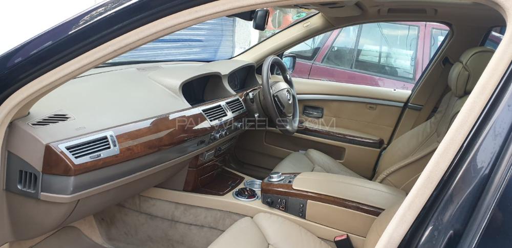 BMW 7 Series 2005 for Sale in Karachi BMW 7 Series 2005 for Sale in Karachi Image-4