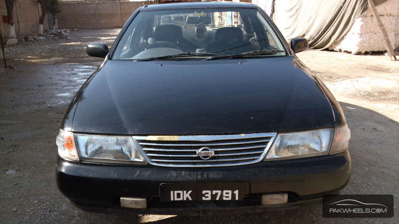 Nissan sunny 2000 год