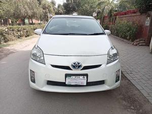 Toyota Prius L 1.8 2010 for Sale in Lahore