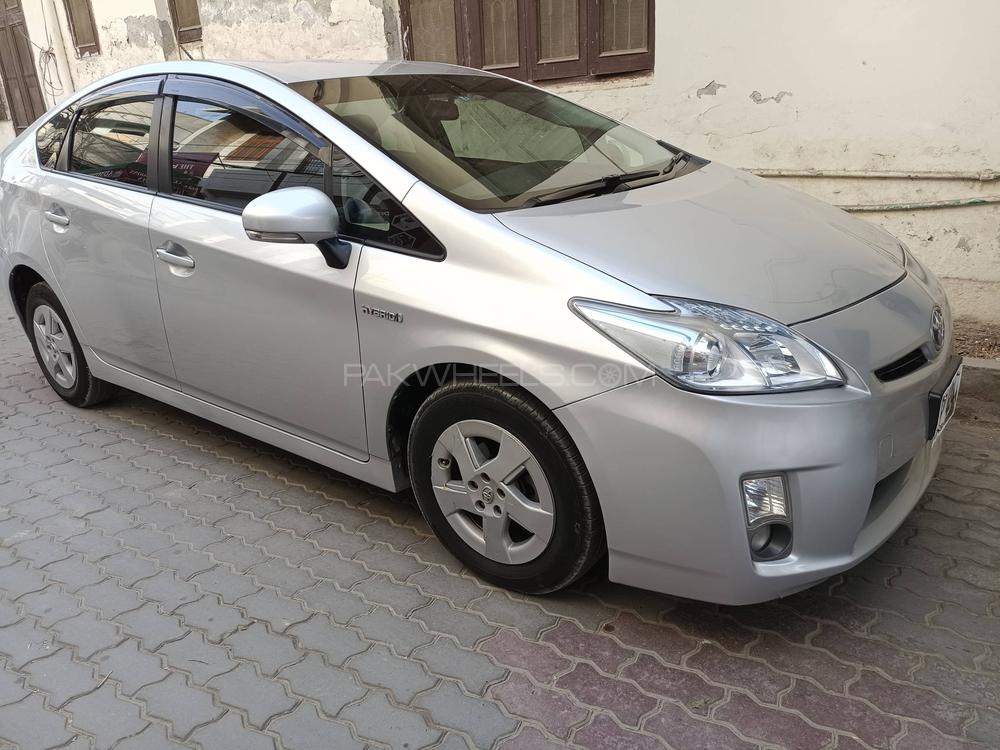 Toyota Prius 2014 for Sale in Okara Image-1