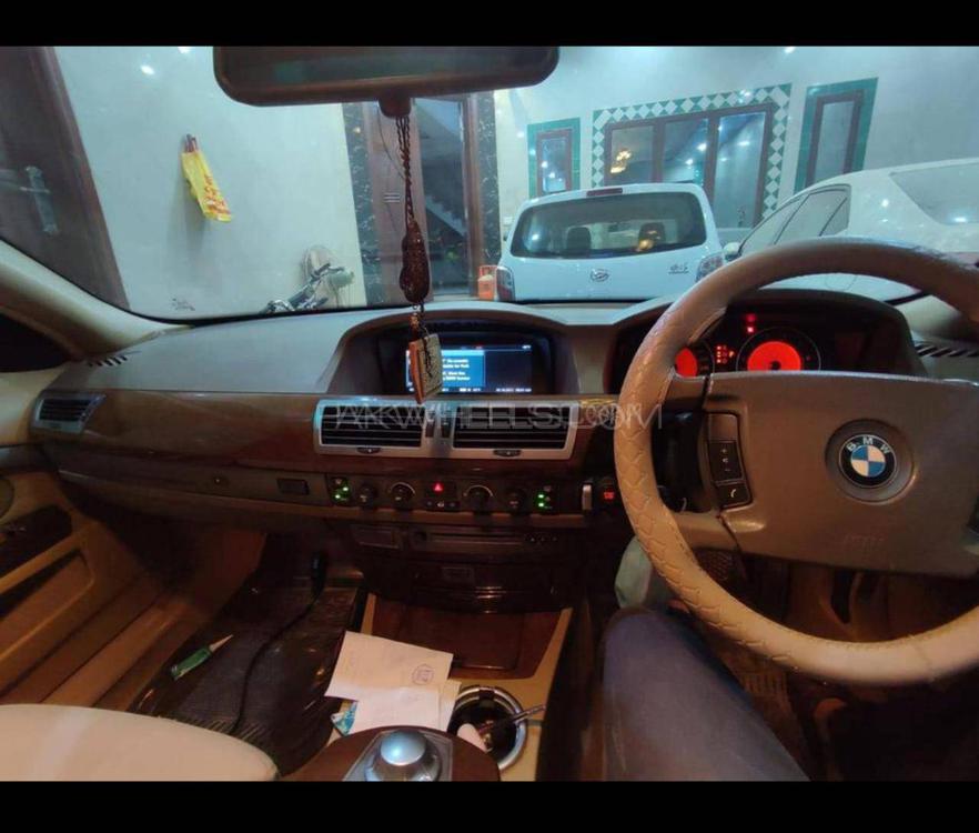 BMW 7 Series 2003 for Sale in Bahawalpur BMW 7 Series 2003 for Sale in Bahawalpur Image-13