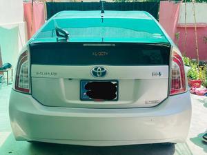 Toyota Prius S LED Edition 1.8 2013 for Sale in Quetta