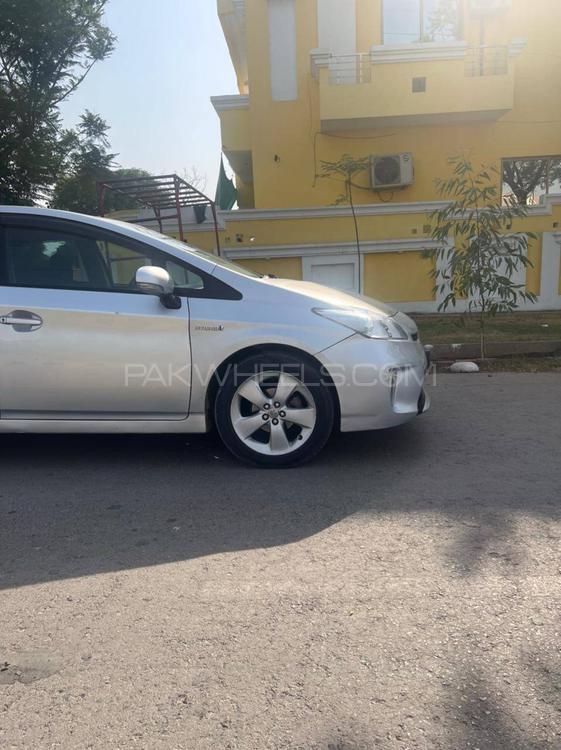 Toyota Prius 2015 for Sale in Gujranwala Toyota Prius 2015 for Sale in Gujranwala Image-2