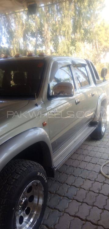 ٹویوٹا ہائیلکس 2001 for Sale in مردان ٹویوٹا ہائیلکس 2001 for Sale in مردان Image-2