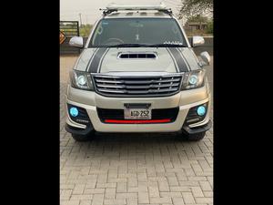 Toyota Hilux D-4D Automatic 2013 for Sale in Gujrat