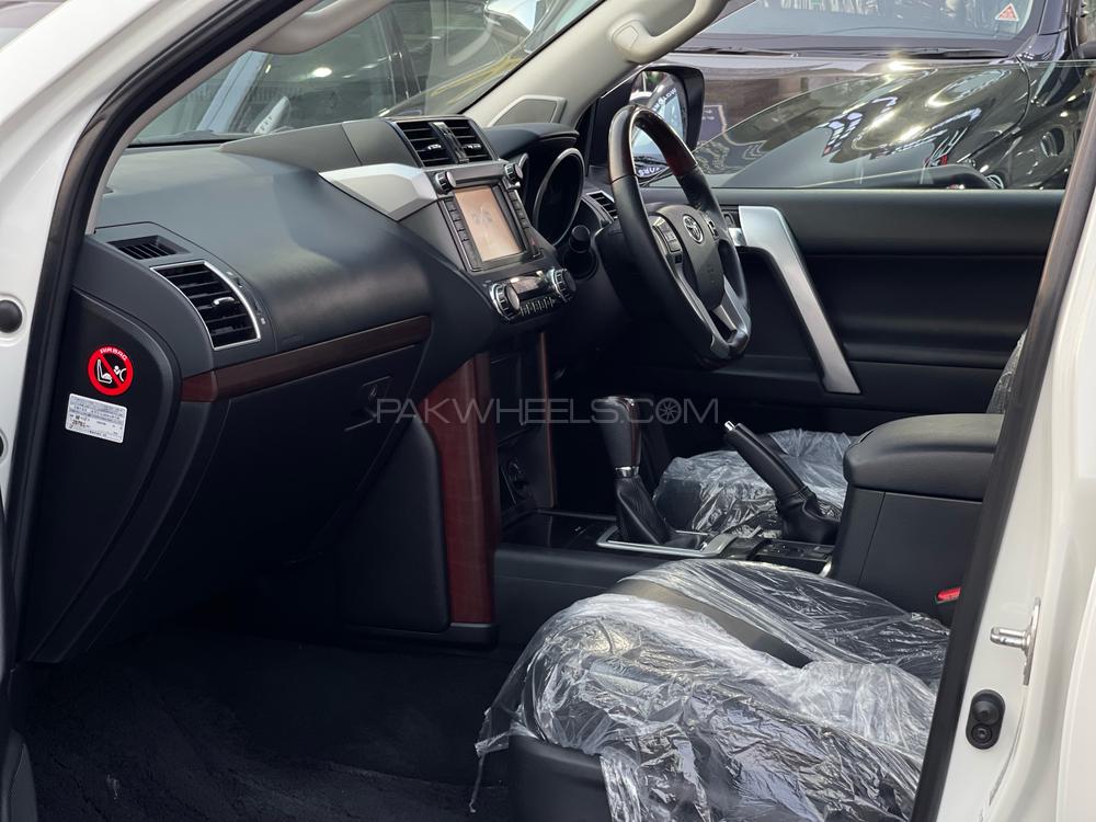 Toyota Prado 2015 for Sale in Lahore Toyota Prado 2015 for Sale in Lahore Image-5