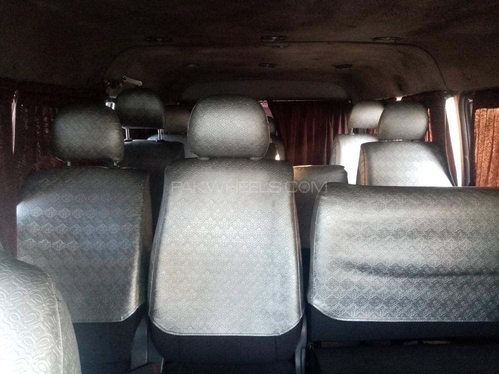 Toyota Hiace 2012 for Sale in Kamoke Toyota Hiace 2012 for Sale in Kamoke Image-5