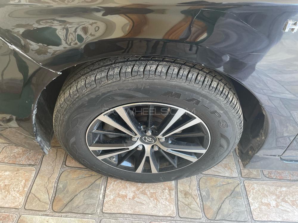 Toyota Prius 2011 for Sale in Lahore Toyota Prius 2011 for Sale in Lahore Image-2