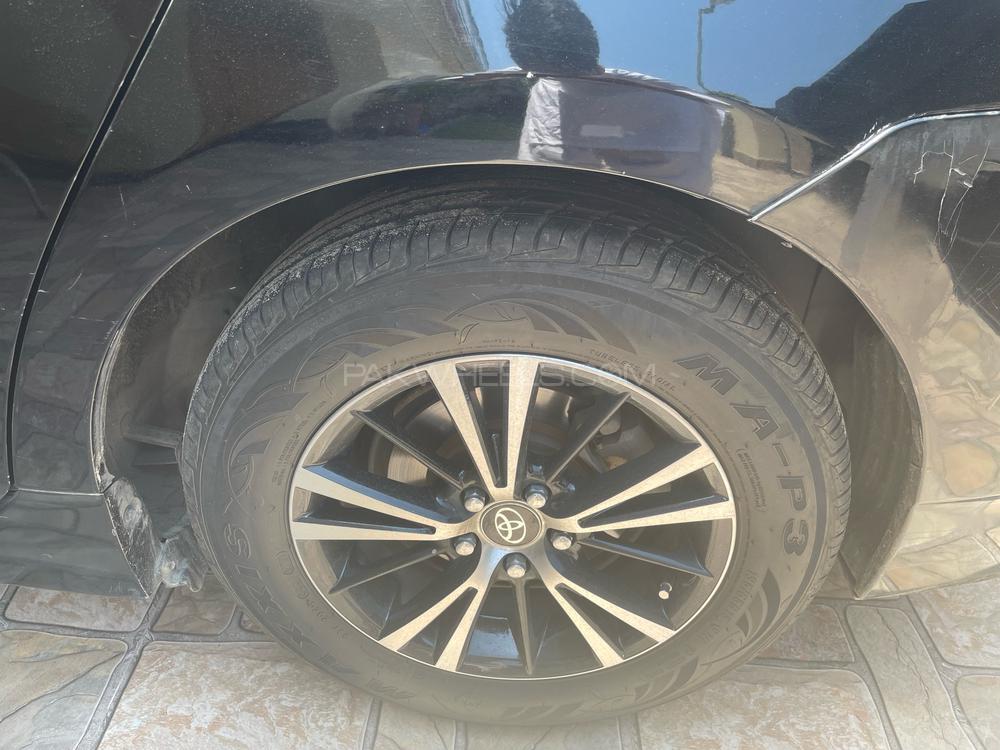 Toyota Prius 2011 for Sale in Lahore Toyota Prius 2011 for Sale in Lahore Image-4