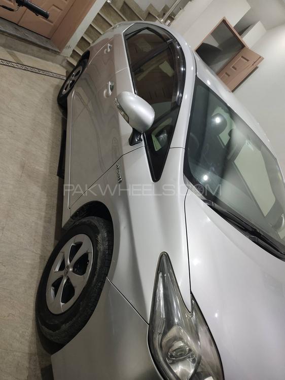 Toyota Prius 2012 for Sale in Lahore Toyota Prius 2012 for Sale in Lahore Image-3