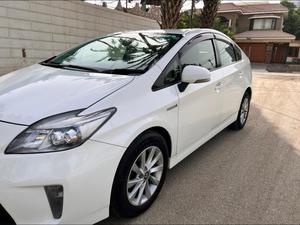 Toyota Prius G LED Edition 1.8 2012 for Sale in Karachi