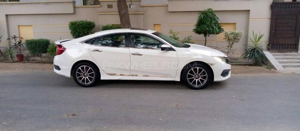 ہونڈا سوک 2016 for Sale in گجرانوالہ ہونڈا سوک 2016 for Sale in گجرانوالہ Image-4