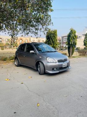 Toyota Vitz - 2004