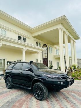 Toyota Fortuner - 2019