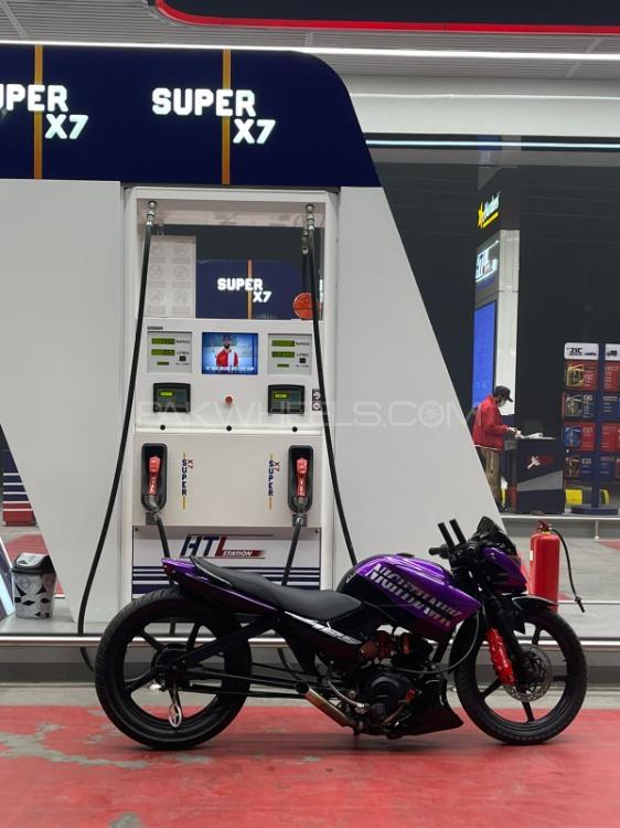 Yamaha YBR 125 - 2017 Punishier Image-1