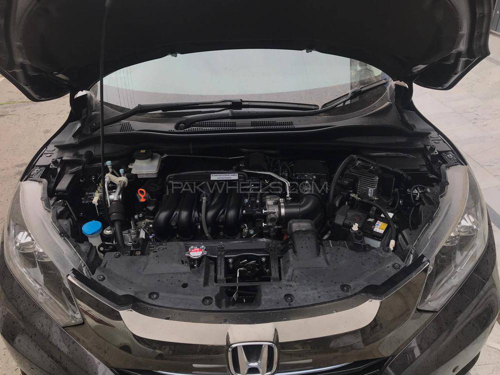 Honda Vezel 2017 for Sale in Gujranwala Honda Vezel 2017 for Sale in Gujranwala Image-2