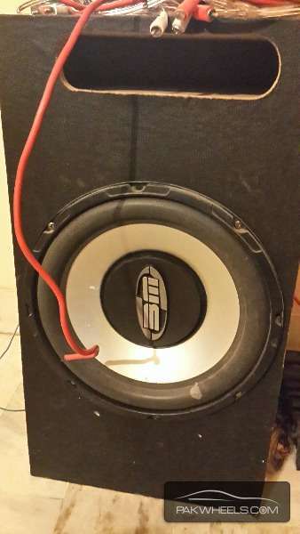 Boschman woofer with box, amp and wiring harness Image-1