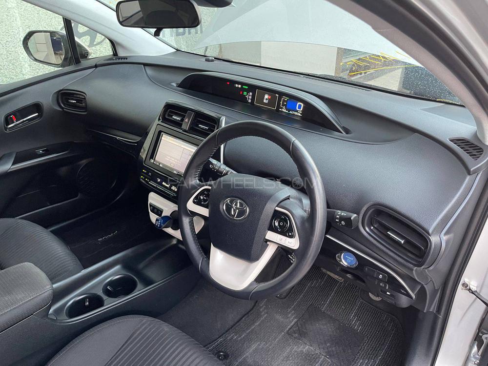 Toyota Prius S Touring Selection 2018 For Sale In Lahore Pakwheels 5242