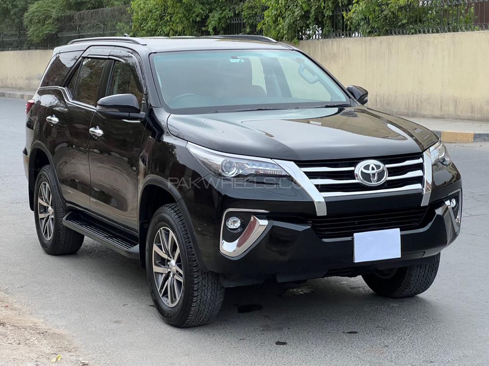Toyota Fortuner 2019 for Sale in Faisalabad Image-1