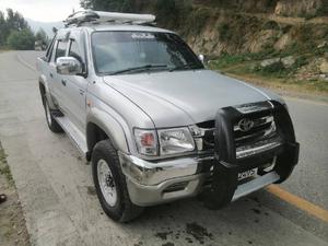 Toyota Hilux Double Cab 2002 for Sale in Islamabad