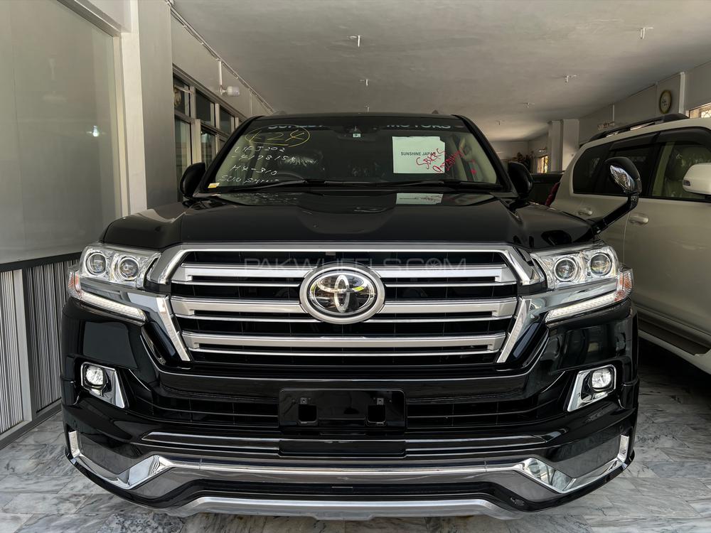 Toyota Land Cruiser AX 2018 for sale in Karachi | PakWheels