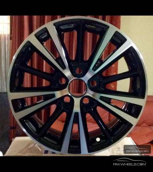 15" 100x5 PCD Chrome Alloys, 17" & 15" Tyrs & Bdykt For Sale Image-1