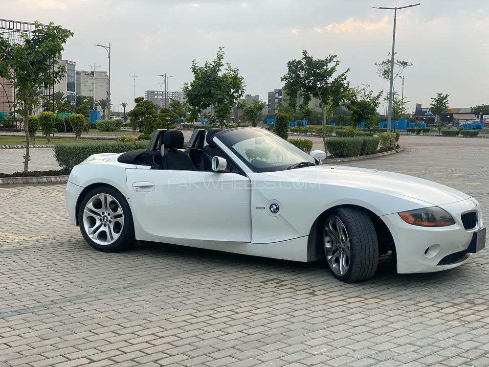 BMW Z4 2004 for Sale in Lahore Image-1