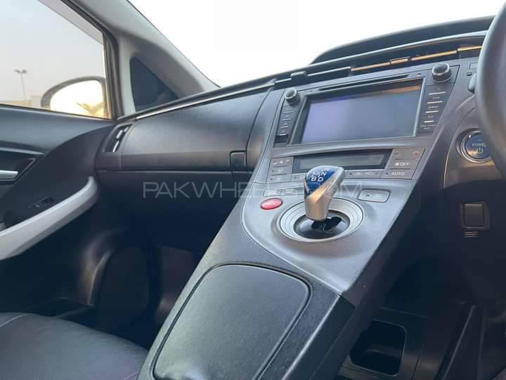 Toyota Prius 2012 for Sale in D.G.Khan Image-1