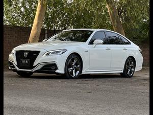 Toyota Crown Royal Saloon G 2018 for Sale in Lahore