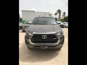 Toyota Hilux Revo V Automatic 2.8 2022 for Sale in Karachi