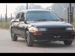 Toyota Corolla XE 2000 for Sale in Sialkot