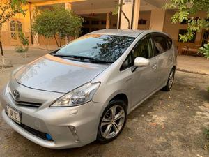 Toyota Prius S Touring Selection 1.8 2012 for Sale in Attock