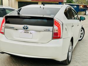 Toyota Prius PHV (Plug In Hybrid) 2011 for Sale in Lahore