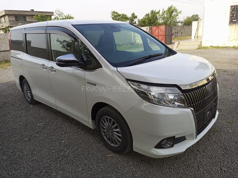 Toyota esquire 2016