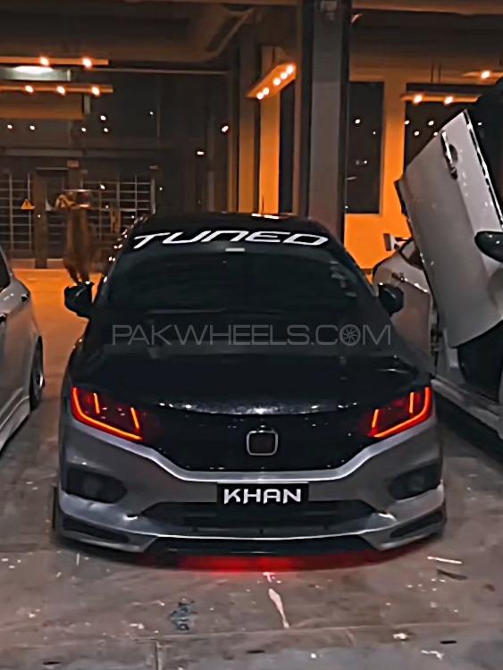 Honda City - 2022 Silver Shadow Image-1