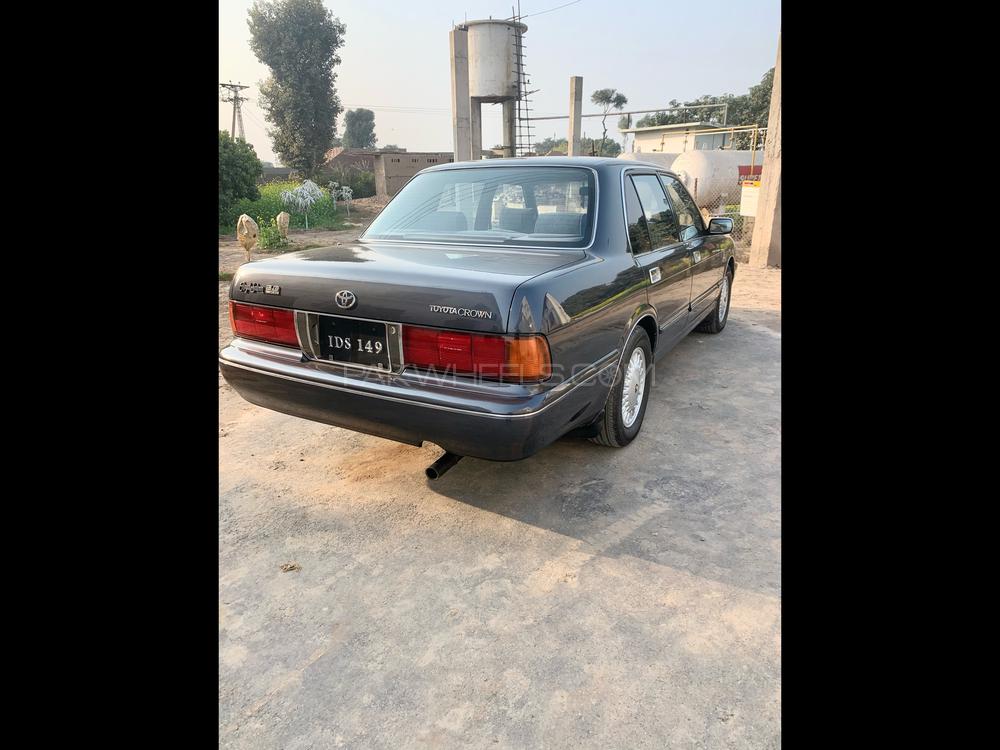 Toyota Crown Royal Saloon G 1995 for sale in Multan | PakWheels