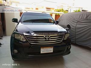 Toyota Fortuner 2.7 V 2013 for Sale in Karachi