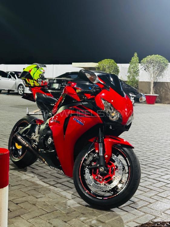 Honda CBR 1000RR - 2011 Monster Image-1
