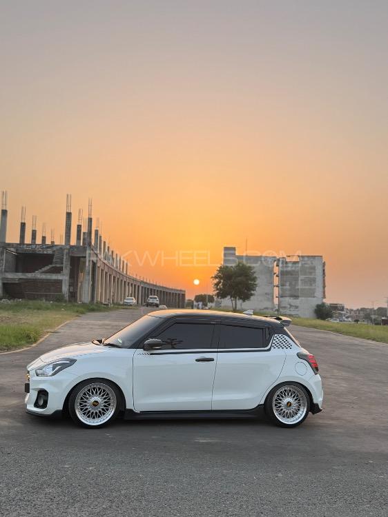 سوزوکی سوئفٹ - 2022 SWIFTU Image-1