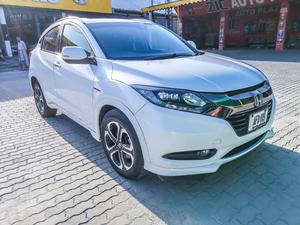 Honda Vezel Hybrid Z 2015 for Sale in Mardan