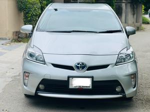 Toyota Prius S 1.8 2014 for Sale in Lahore