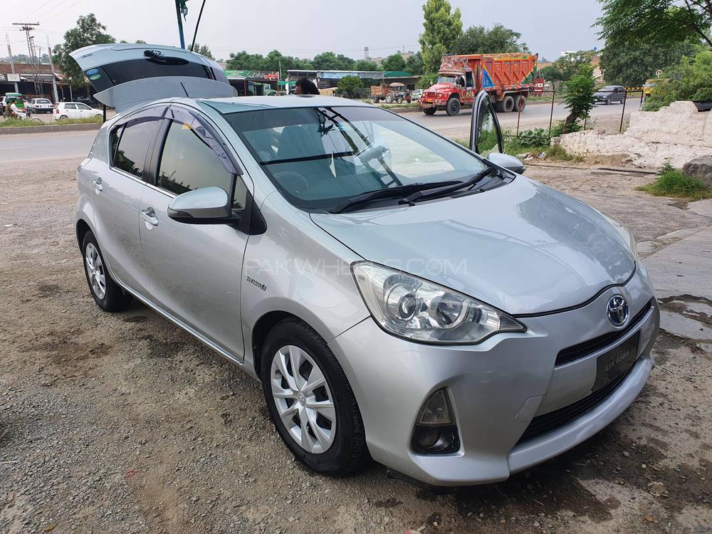 Toyota Aqua 2013 for Sale in Nowshera cantt Image-1