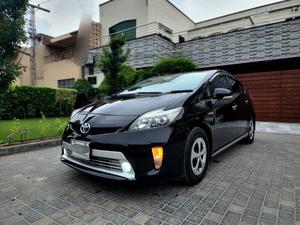 Toyota Prius S LED Edition 1.8 2014 for Sale in Lahore