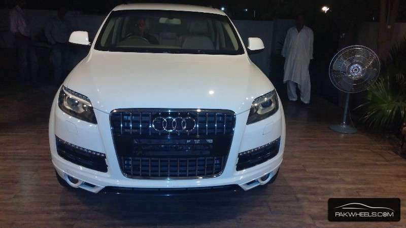 آوڈی Q7 2011 for Sale in لاہور Image-1