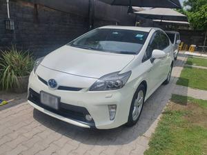 Toyota Prius 2015 for Sale in Lahore