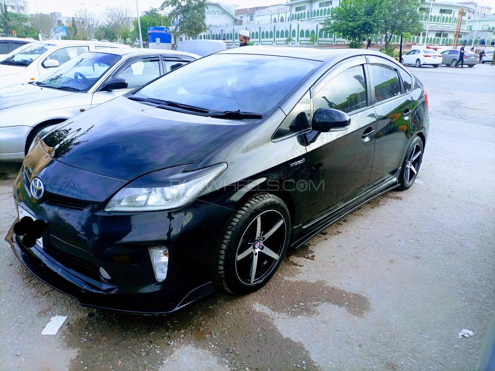 Toyota Prius 2012 for Sale in Swat Image-1